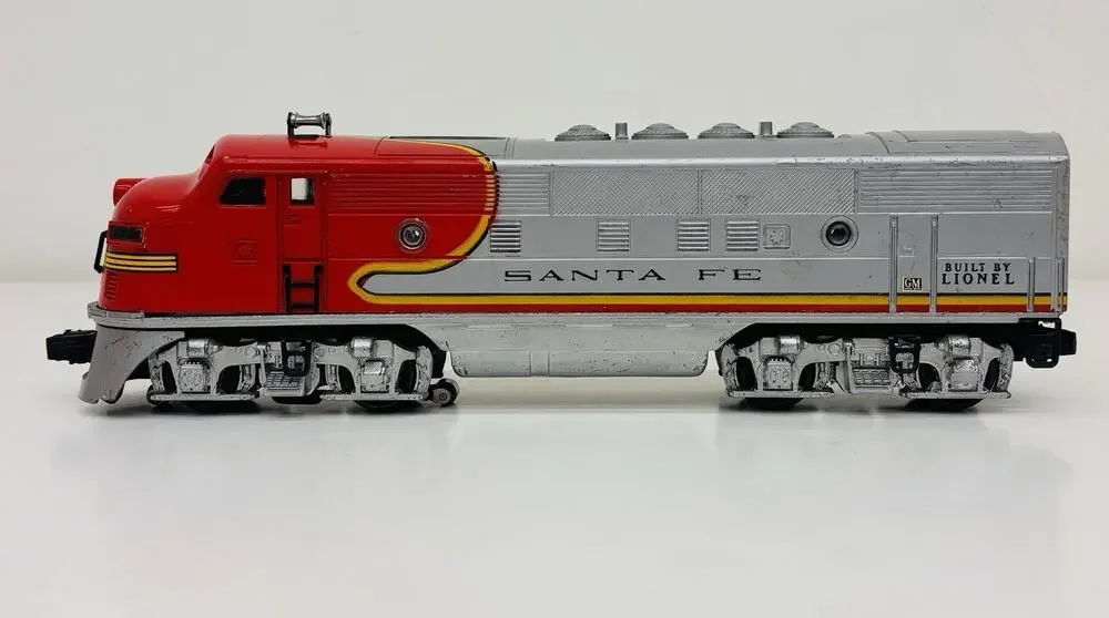 Lionel Postwar 2343T Santa Fe F3 A Unit Dummy Diesel Screen Vents